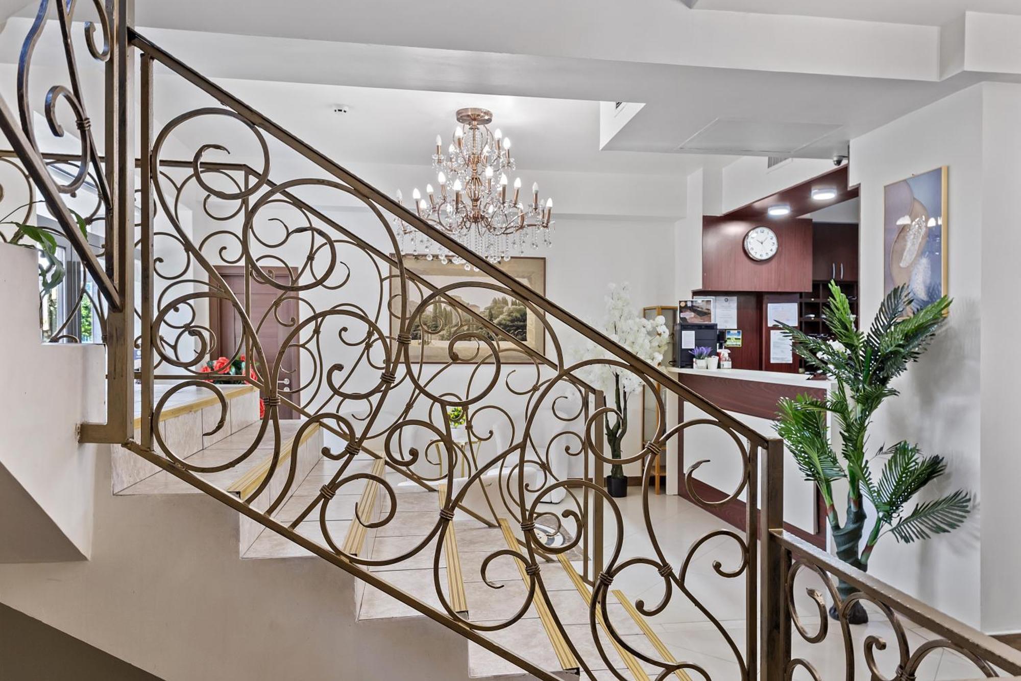 Lina Hotel Бухарест Екстер'єр фото