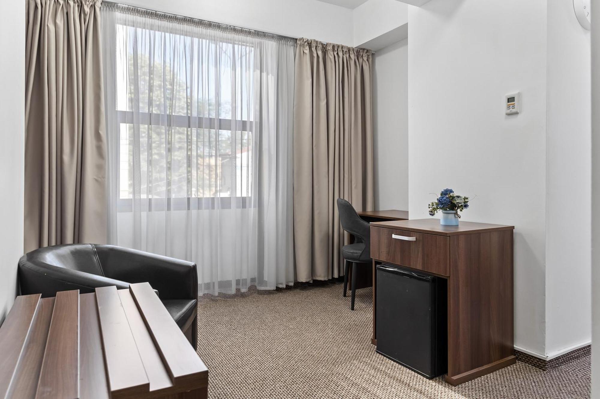 Lina Hotel Бухарест Екстер'єр фото