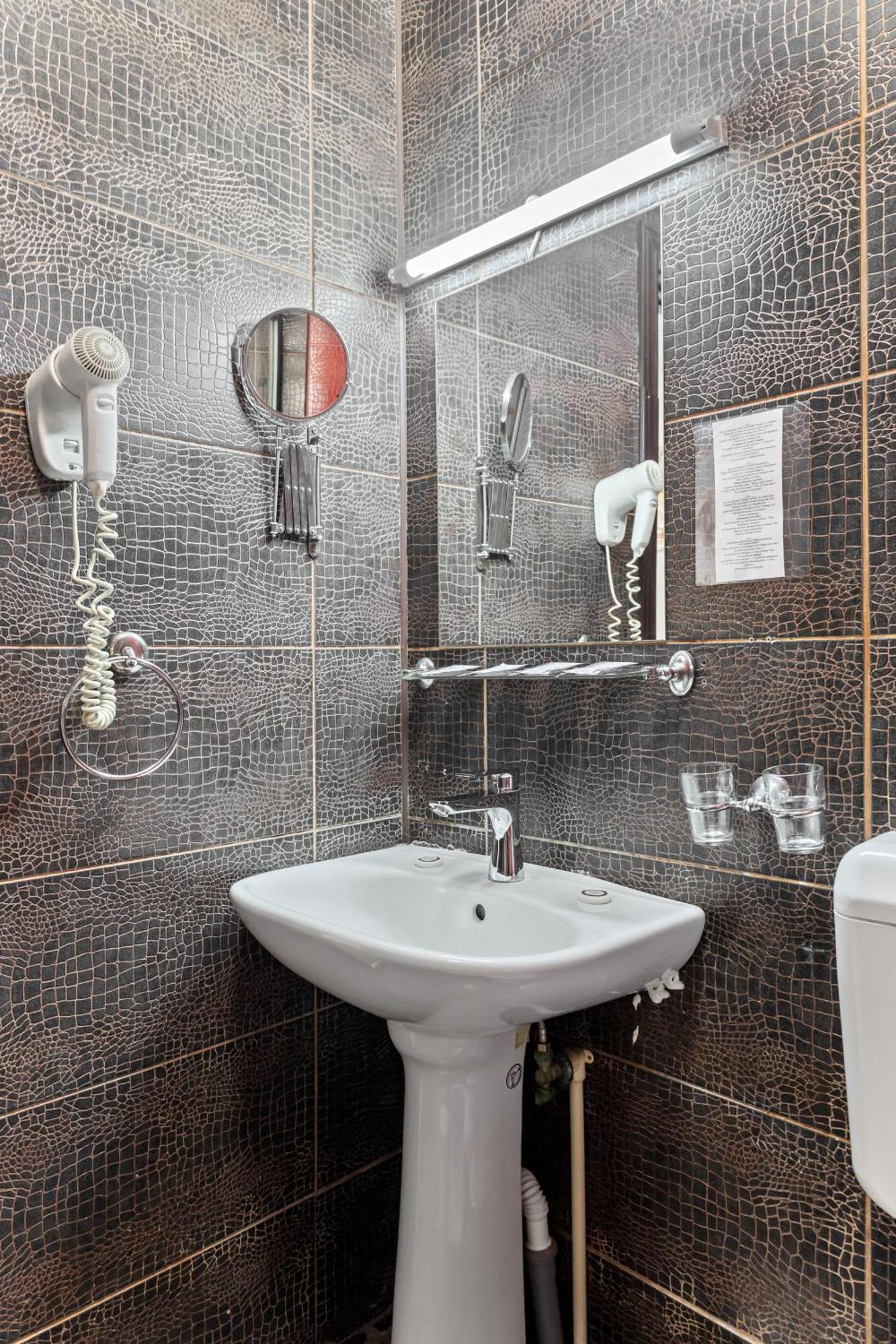 Lina Hotel Бухарест Екстер'єр фото