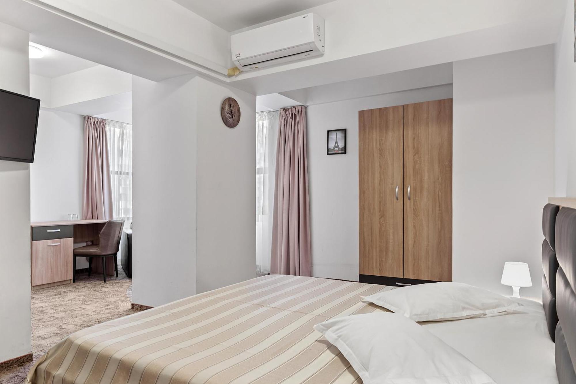 Lina Hotel Бухарест Екстер'єр фото