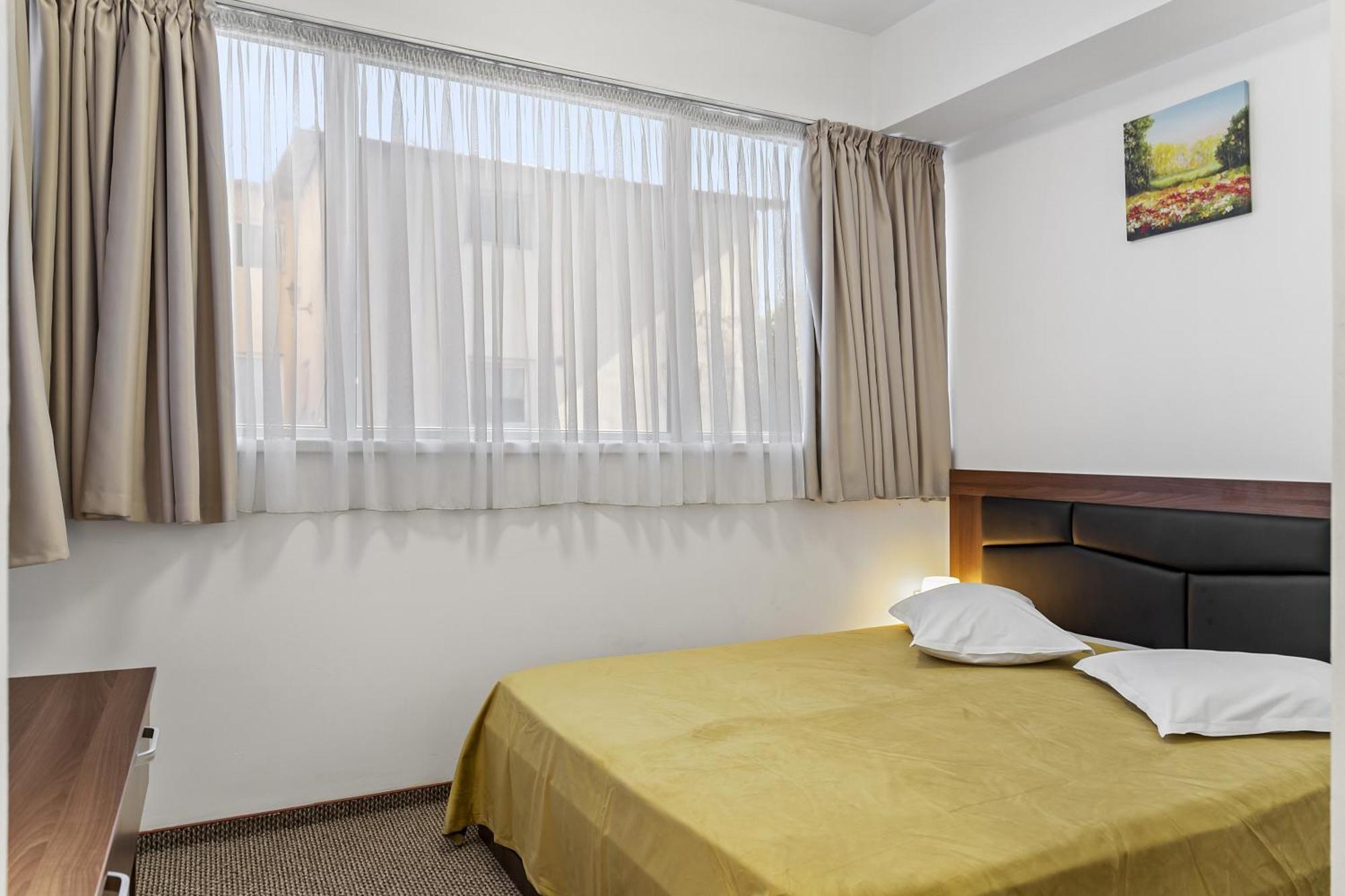 Lina Hotel Бухарест Екстер'єр фото