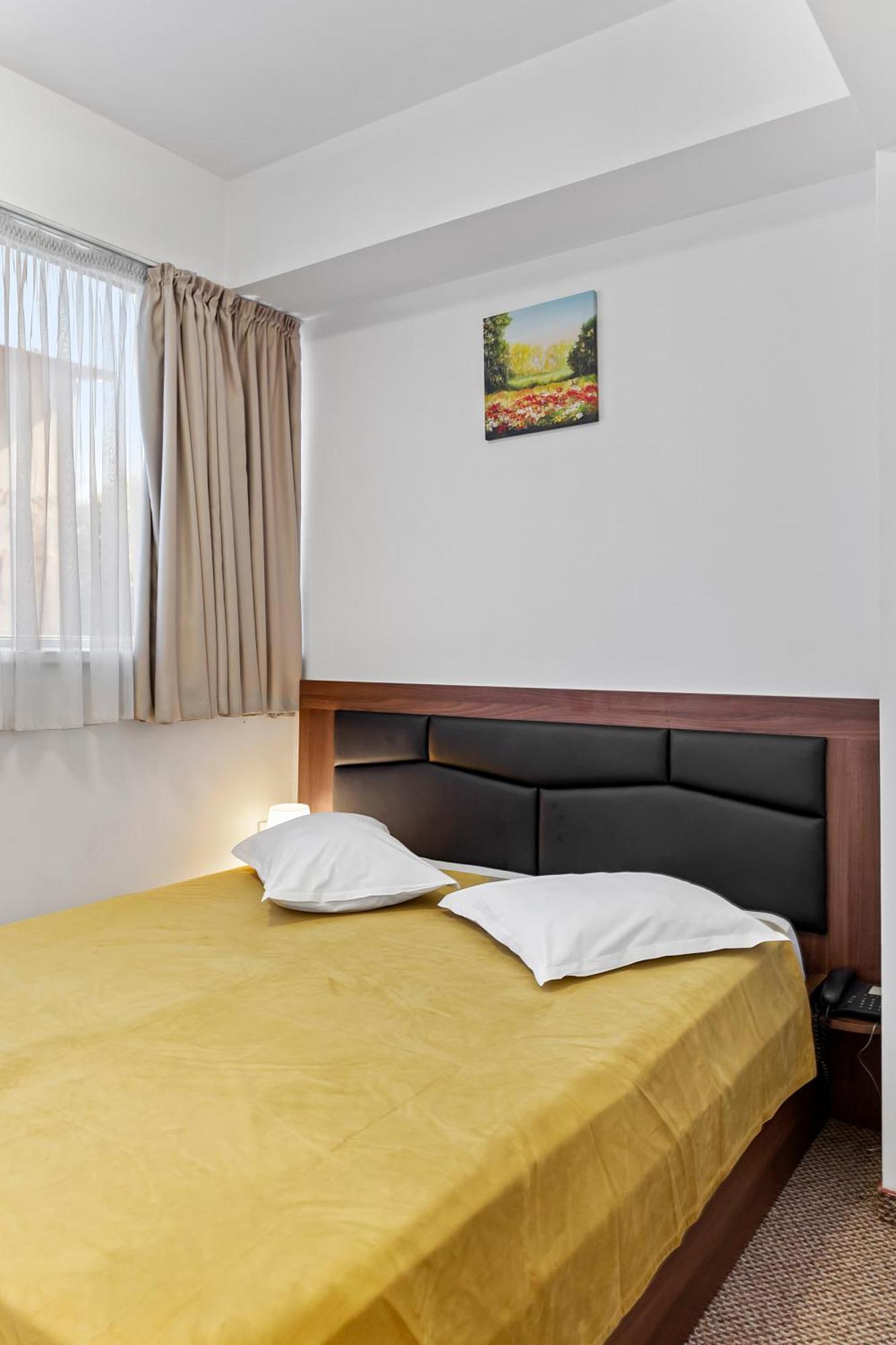 Lina Hotel Бухарест Екстер'єр фото